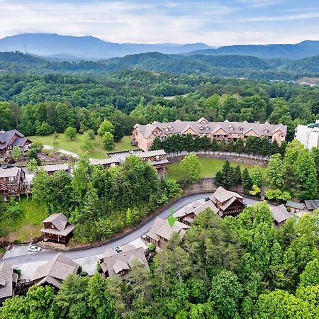 2 Miles From Dollywood Family Resort With Seasonal Outdoor Swimming Pool, Year Around Heated Indoor Swimming Pool, Townhome Style Cabin, Private Hot Tub, Arcade, Tv, Wifi, Kitchen With Refrigerator, Washer And Dryer Pigeon Forge Exteriér fotografie