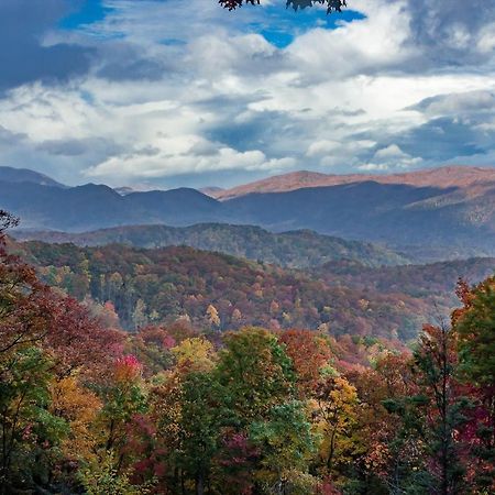 2 Miles From Dollywood Family Resort With Seasonal Outdoor Swimming Pool, Year Around Heated Indoor Swimming Pool, Townhome Style Cabin, Private Hot Tub, Arcade, Tv, Wifi, Kitchen With Refrigerator, Washer And Dryer Pigeon Forge Exteriér fotografie