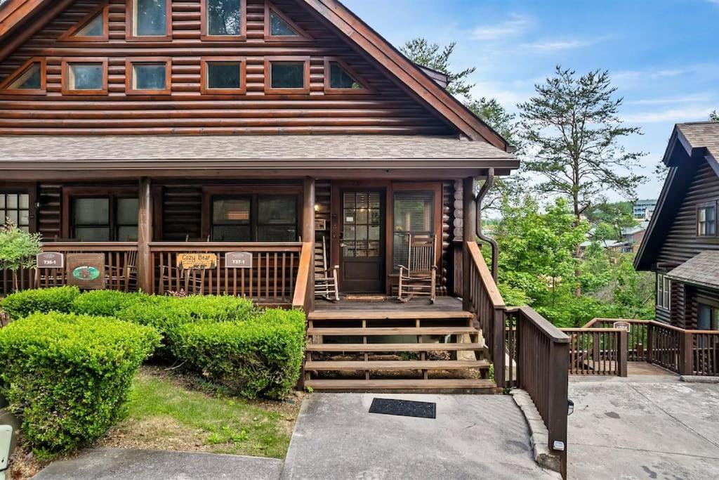 2 Miles From Dollywood Family Resort With Seasonal Outdoor Swimming Pool, Year Around Heated Indoor Swimming Pool, Townhome Style Cabin, Private Hot Tub, Arcade, Tv, Wifi, Kitchen With Refrigerator, Washer And Dryer Pigeon Forge Exteriér fotografie