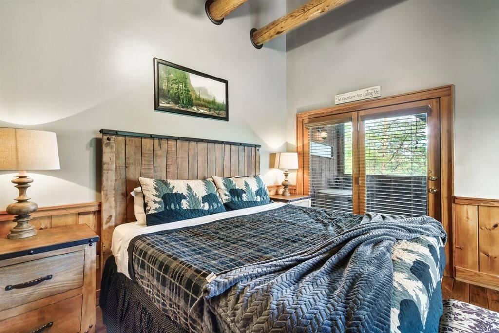 2 Miles From Dollywood Family Resort With Seasonal Outdoor Swimming Pool, Year Around Heated Indoor Swimming Pool, Townhome Style Cabin, Private Hot Tub, Arcade, Tv, Wifi, Kitchen With Refrigerator, Washer And Dryer Pigeon Forge Exteriér fotografie